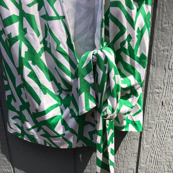 Diane Von Furstenburg Vintage wrap blouse - Picture 2 of 5